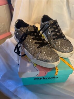 Women’s Silver Glitter Lace-Up Sneakers